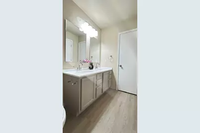 5211 Viewpoint Drive, Austin, TX 78744 - Photo 16