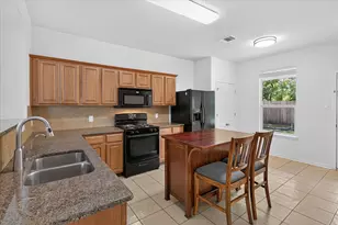 11901 Buzz Schneider Ln, Austin, TX 78748 - Photo 12