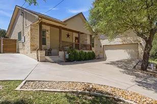 21911 Moffat Dr, Briarcliff, TX 78669 - Photo 2