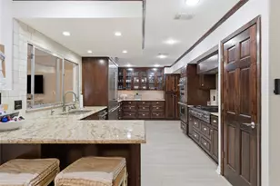 3409 Lakeside Dr, Austin, TX 78723 - Photo 6