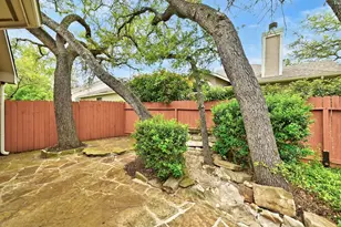 7 Muirfield Greens Cove, Lakeway, TX 78738 - Photo 22