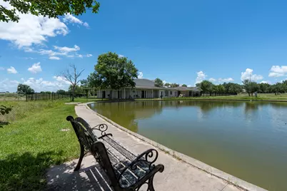 3345 E Austin Street, Giddings, TX 78942 - Photo 4