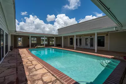 3345 E Austin Street, Giddings, TX 78942 - Photo 6