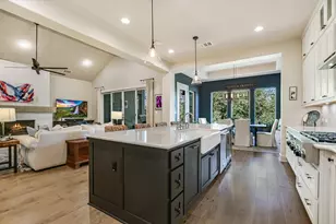 582 Peakside Cir, Dripping Springs, TX 78620 - Photo 12