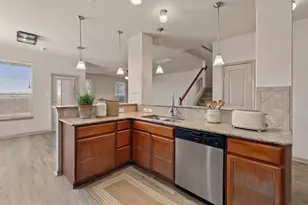 843 Avery Pkwy, New Braunfels, TX 78130 - Photo 6