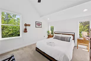 1704 E 32nd St, Austin, TX 78722 - Photo 20