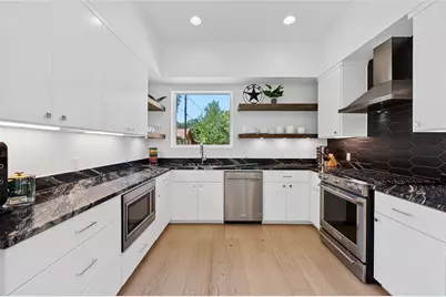 1704 E 32nd Street #B, Austin, TX 78722 - Photo 4