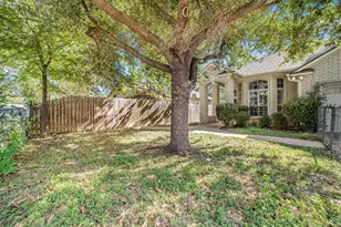 409 E Austin Ave, Round Rock, TX 78664 - Photo 4