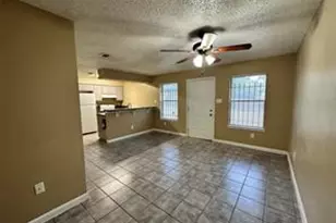 4607 E 12th St, Austin, TX 78721 - Photo 2