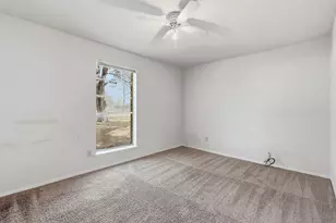 213 Indian Oak Dr, Bastrop, TX 78602 - Photo 14