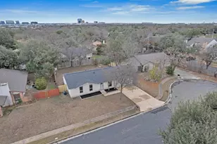 11513 Fast Horse Dr, Austin, TX 78759 - Photo 2