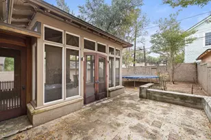105 Laurel Ln, Austin, TX 78705 - Photo 24