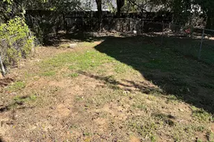 122 Hillside Dr, Elgin, TX 78621 - Photo 8