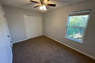 122 Hillside Dr, Elgin, TX 78621 - Photo 6