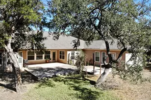 1027 Stagecoach Trail, San Marcos, TX 78666 - Photo 2
