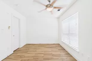 711 W 32nd St, Austin, TX 78705 - Photo 22