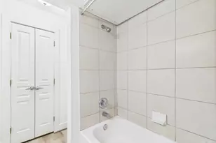 711 W 32nd St, Austin, TX 78705 - Photo 26