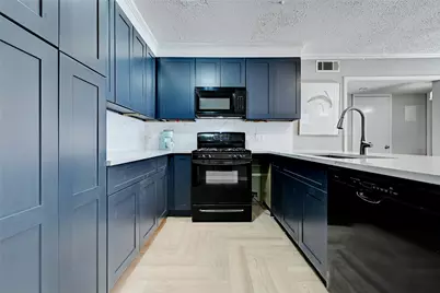 1304 Summit Street #101, Austin, TX 78741 - Photo 4