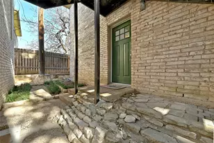 1304 Summit St, Austin, TX 78741 - Photo 12