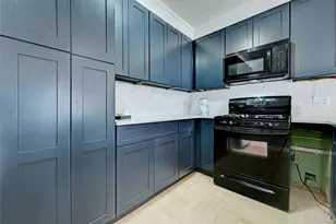 1304 Summit St, Austin, TX 78741 - Photo 6