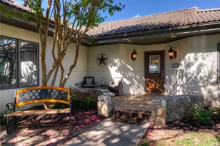 1924 Clubhouse Hill Dr, Spicewood, TX 78669 - Photo 2
