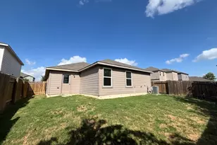 201 Sunnymeade Ln, Jarrell, TX 76537 - Photo 4