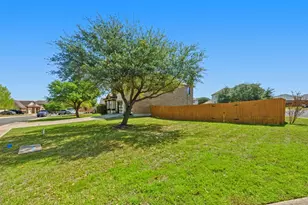 380 Apricot Dr, Kyle, TX 78640 - Photo 4