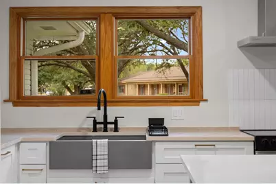 2710 Greenlawn Parkway, Austin, TX 78757 - Photo 34