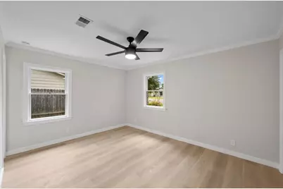 2710 Greenlawn Parkway, Austin, TX 78757 - Photo 20