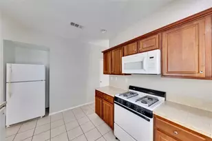 2201 E 18th St, Austin, TX 78702 - Photo 8