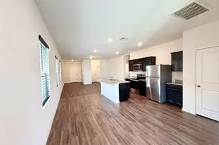 360 Bell Rings Dr, Jarrell, TX 76537 - Photo 2