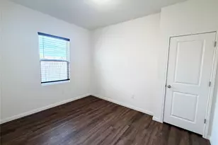 360 Bell Rings Dr, Jarrell, TX 76537 - Photo 4