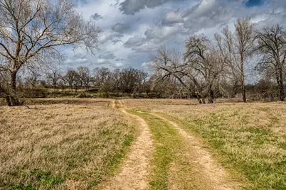 121 Mechelle Street, Smithville, TX 78957 - Photo 2