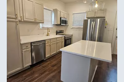 304 W Metcalfe Street, Hutto, TX 78634 - Photo 4