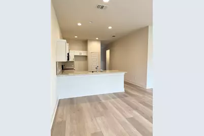 108 Zayd Court #B, Jarrell, TX 76537 - Photo 4
