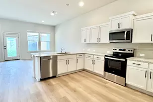 108 Zayd Ct, Jarrell, TX 76537 - Photo 8