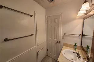 2404 Audubon Pl, Austin, TX 78741 - Photo 20