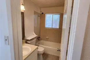 2404 Audubon Pl, Austin, TX 78741 - Photo 20