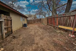 2404 Audubon Pl, Austin, TX 78741 - Photo 2