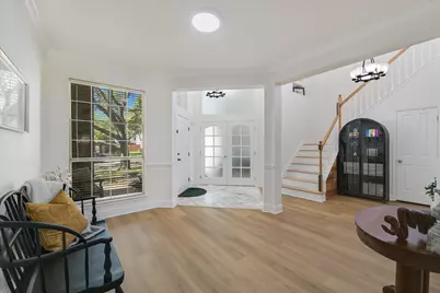 806 Mountain View Drive, Pflugerville, TX 78660 - Photo 2