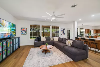 806 Mountain View Drive, Pflugerville, TX 78660 - Photo 4