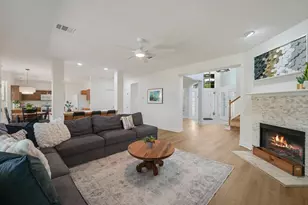 806 Mountain View Dr, Pflugerville, TX 78660 - Photo 4