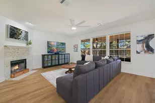 806 Mountain View Dr, Pflugerville, TX 78660 - Photo 2