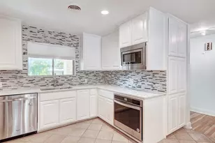 4914 Strass Dr, Austin, TX 78731 - Photo 10