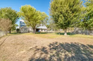 153 Pleasant Grove Rd, Elgin, TX 78621 - Photo 2