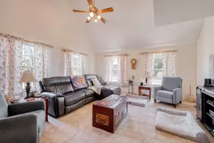 153 Pleasant Grove Rd, Elgin, TX 78621 - Photo 6