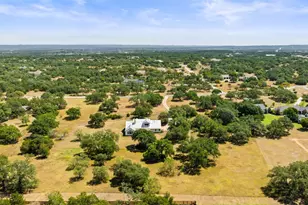 501 E Trail, Spicewood, TX 78669 - Photo 6