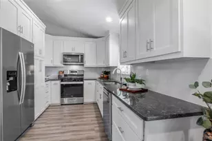 8007 Colony Loop Dr, Austin, TX 78724 - Photo 2