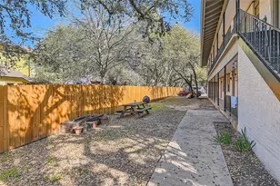 2411 S 5th St, Austin, TX 78704 - Photo 16