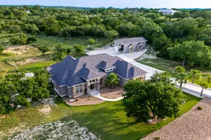 346 Blackbird Dr, Spring Branch, TX 78070 - Photo 2